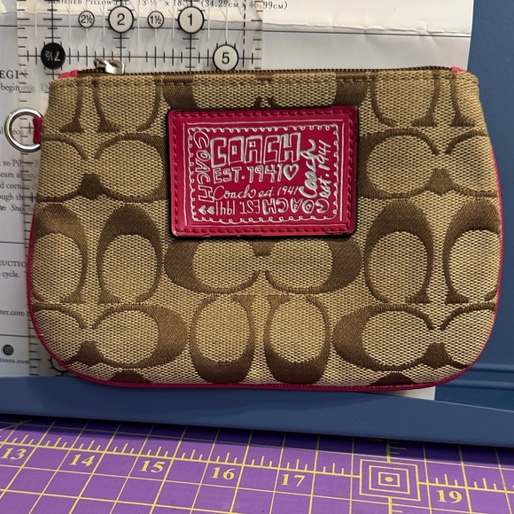 Coach Poppy Canvas Signature C and Pink Leather - Picture 1 of 5